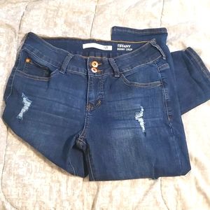 !IT skinny ripped crop Jean Capries size 6